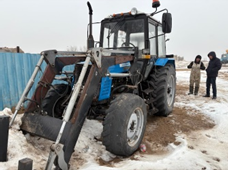 Универсал 800 BASIC алдыңғы аспалы тиегіш Сериялық нөмірі: 18355