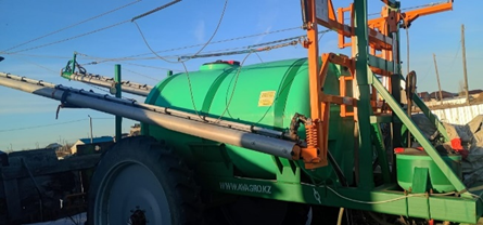 ракторға тіркемелі бүріккіш AVAGRO-TT4030 (3 бүріккіш), миксер, үлкейтілген диаметрлі дөңгелектер, BK-1 Bars-5 компьютер, 5-секциялық, Atlas 730 навигатор Сериялық нөмірі: 155 0207783072 0601781343